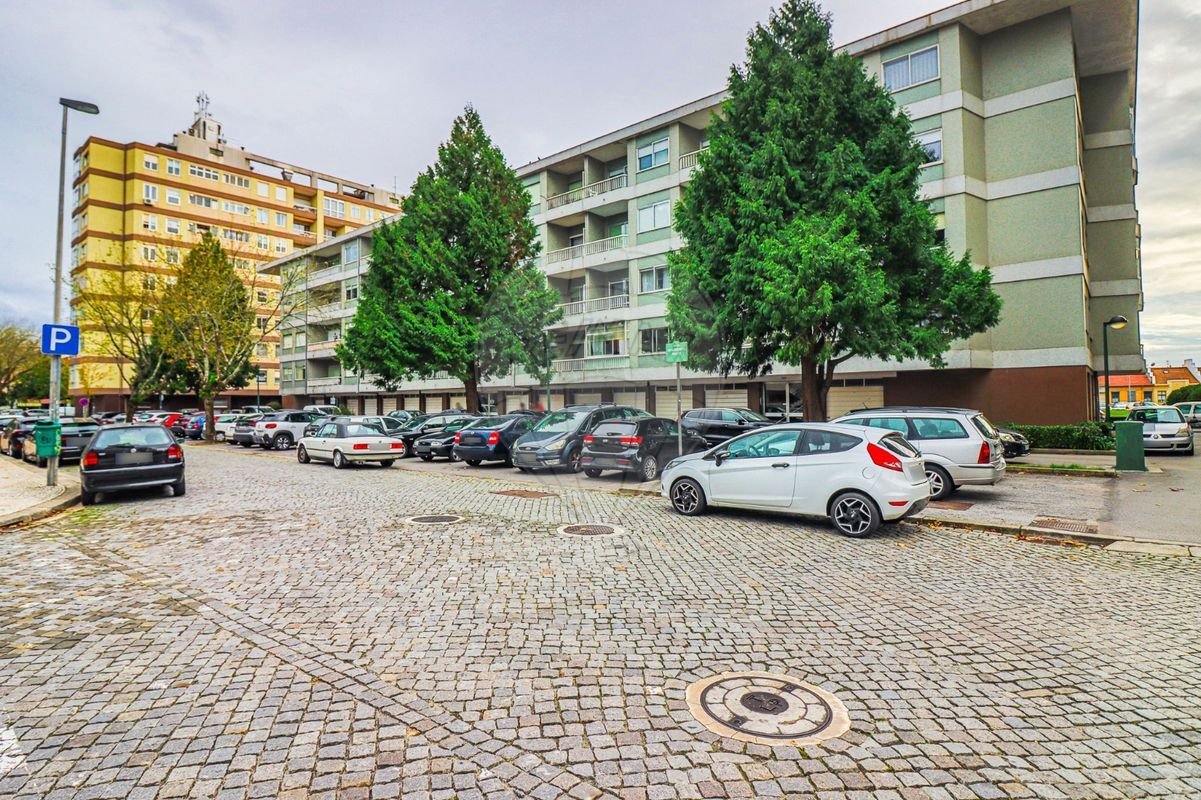 5 bedrooms Apartment in Porto, Portugal No. 103913