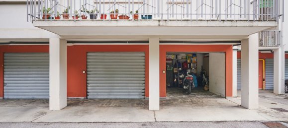 5-salle Appartement à Conegliano, Italy No. 258629 33