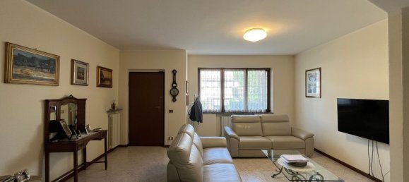 11 bedrooms House in Fidenza, Italy No. 358253 4