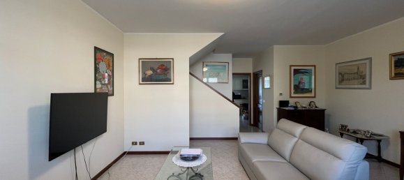 11 bedrooms House in Fidenza, Italy No. 358253 2