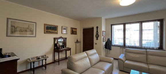 11 bedrooms House in Fidenza, Italy No. 358253 5