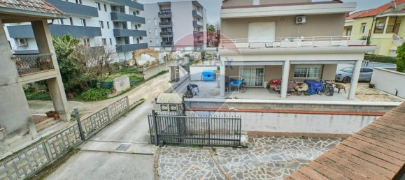 5 rooms Apartment in Montesilvano, Italy No. 136052 6