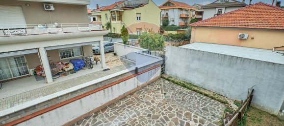 5 rooms Apartment in Montesilvano, Italy No. 136052 4