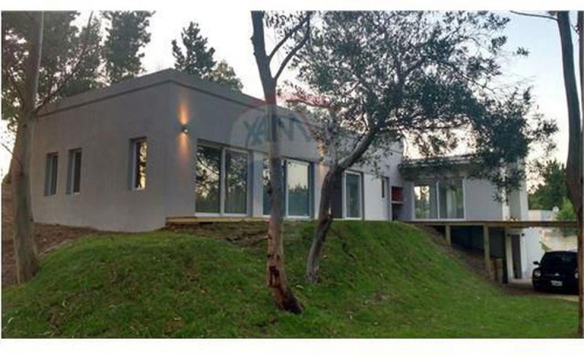 3 bedrooms House in Mar del Plata, Argentina No. 69339