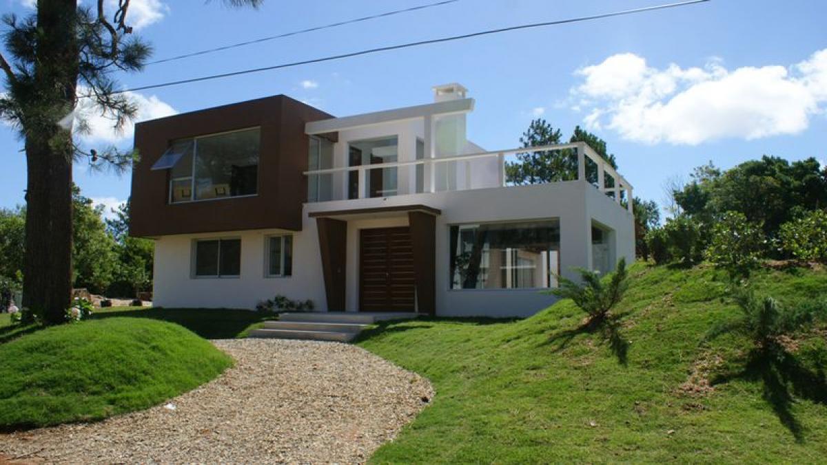 3 bedrooms House in Maldonado, Uruguay No. 3434