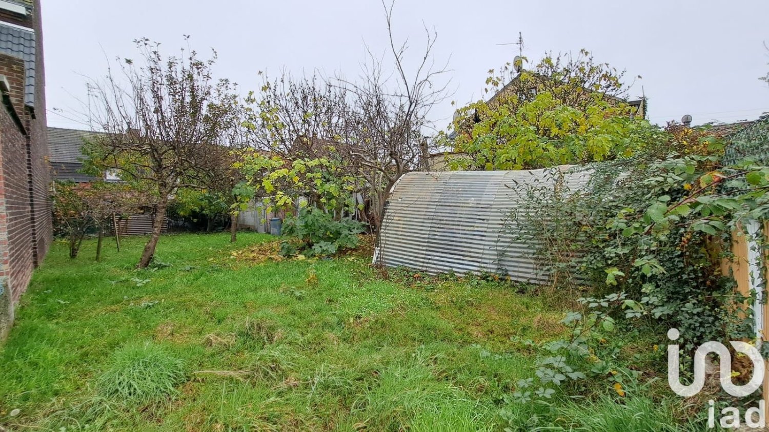 257m² Land in Wattrelos, France No. 212088