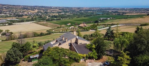 3 bedrooms Villa in Moresco, Italy No. 60283 10