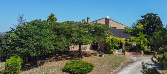 3 bedrooms Villa in Moresco, Italy No. 60283 15