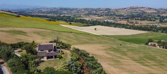 3 bedrooms Villa in Moresco, Italy No. 60283 7