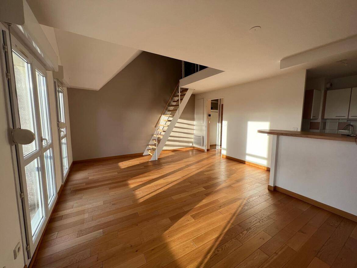 2 bedrooms Duplex in Senlis, France No. 230905