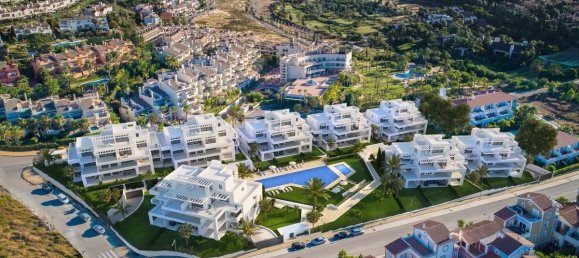 3 bedrooms Penthouse in El Paraiso, Spain No. 2934 2