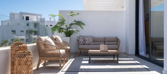 3 bedrooms Penthouse in El Paraiso, Spain No. 2934 11