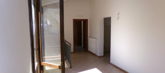 5 bedrooms Apartment in Vigarano Mainarda, Italy No. 343101 12