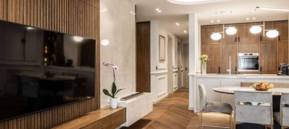 3 Schlafzimmer Wohnung in Milan, Italy, Nr. 379901 2