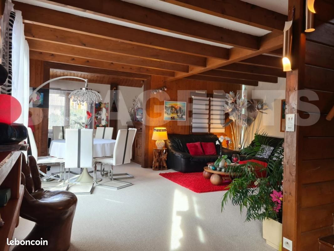 3 bedrooms House in Saint-Chaffrey, France No. 342378