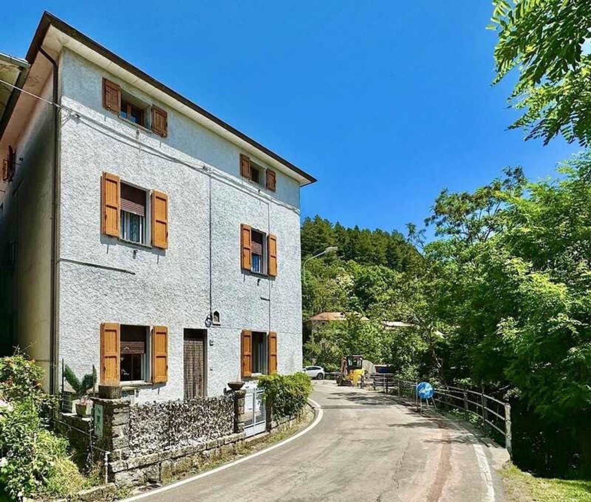 6-salle Maison à Alto Reno Terme, Italy No. 80639