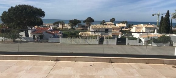 5 bedrooms Villa in Guia, Portugal No. 133315 10