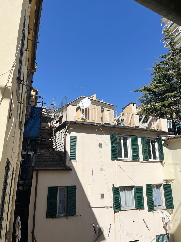 3 bedrooms Apartment in Genoa, Italy No. 376396