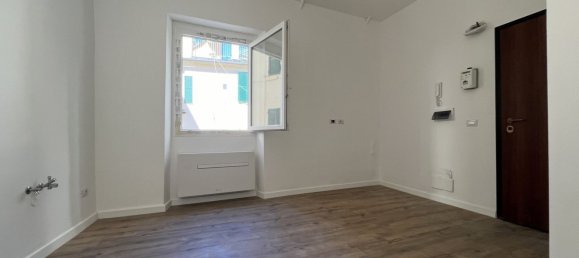 3 bedrooms Apartment in Genoa, Italy No. 376396 7