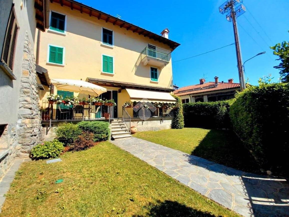 2 Schlafzimmer Wohnung in Caglio, Italy, Nr. 237553