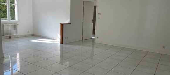 Casa de 3 dormitorios en Chateauroux, France No. 310748 2