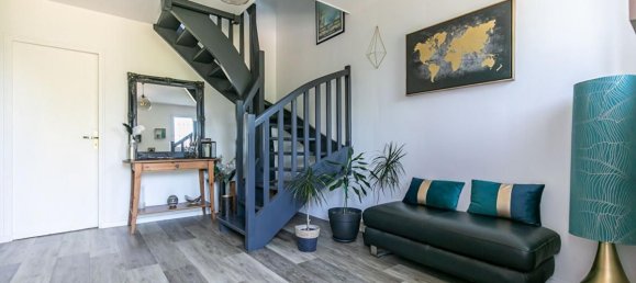 3 bedrooms House in Noiseau, France No. 186083 6