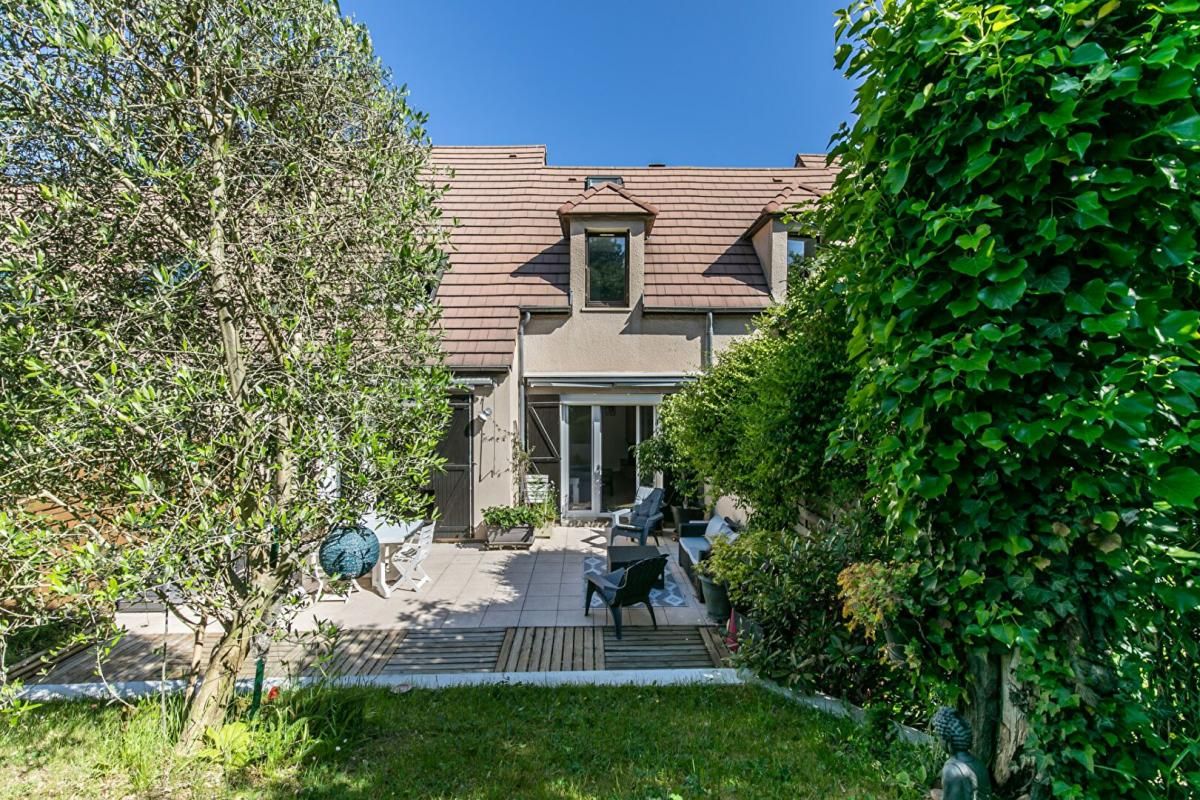 3 bedrooms House in Noiseau, France No. 186083