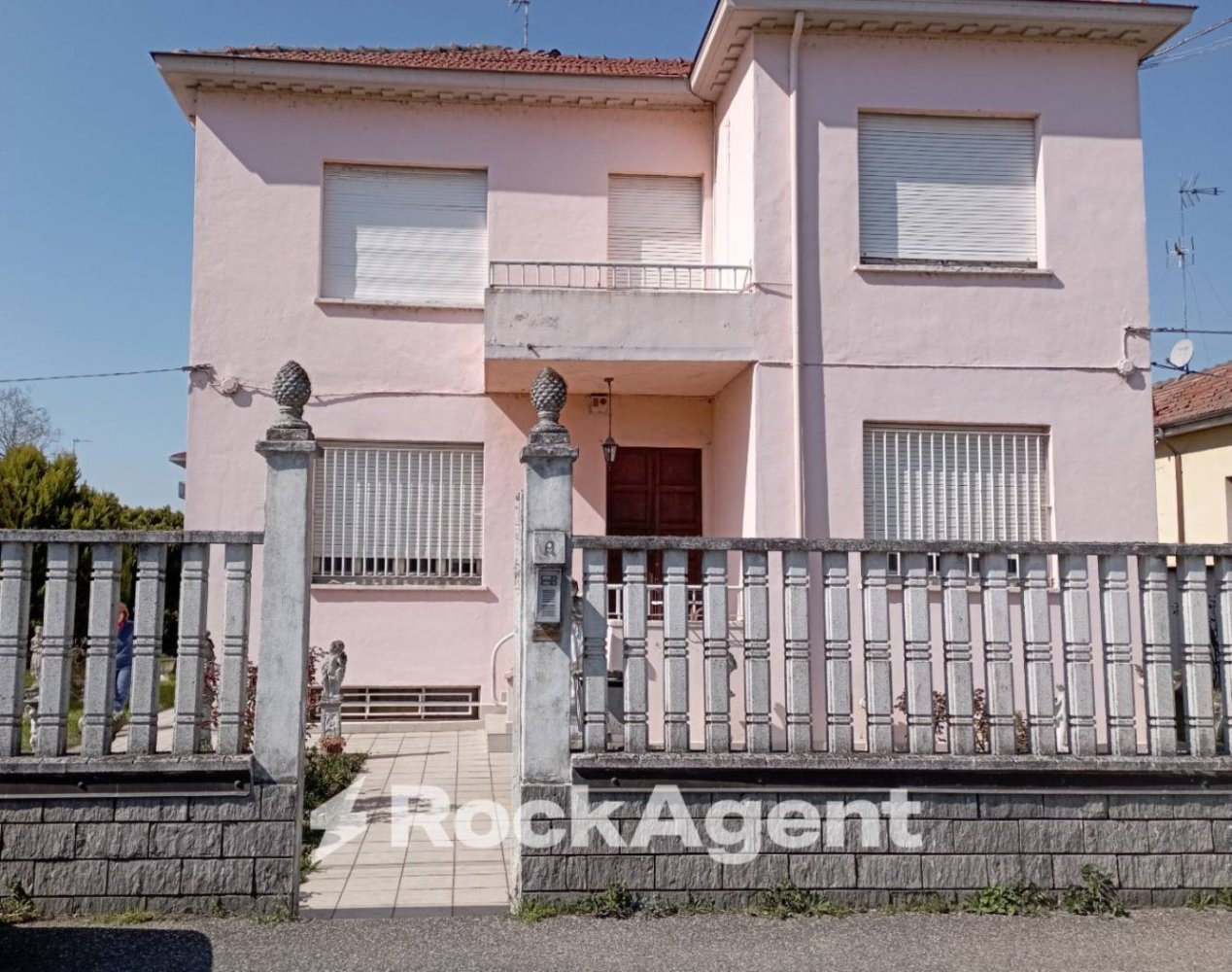 3 bedrooms Villa in Pavia, Italy No. 391900
