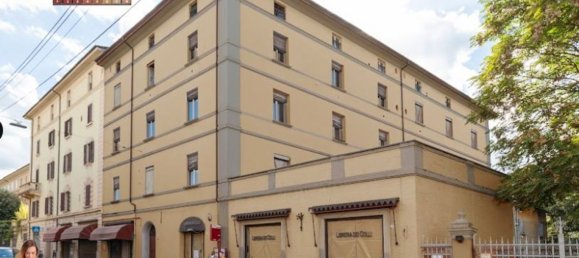 28m² Commercial property in Bologna, Italy No. 136662 2