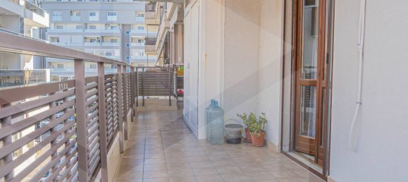 3غرفة شقة في Bari, Italy رقم 17722 23