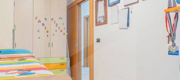 3غرفة شقة في Bari, Italy رقم 17722 25