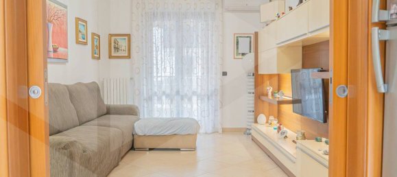 3غرفة شقة في Bari, Italy رقم 17722 12