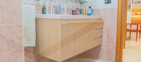 3غرفة شقة في Bari, Italy رقم 17722 15