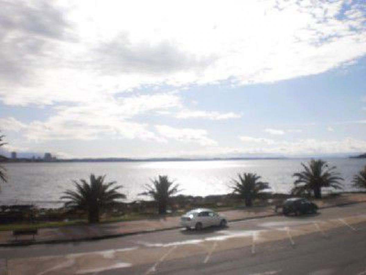 Apartamento de 4 dormitorios en Maldonado, Uruguay No. 6816