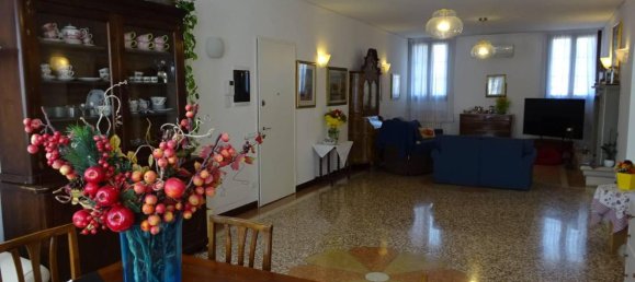 7 rooms Apartment in Venice, Italy No. 36111 2