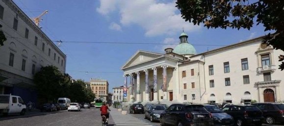 3 rooms Commercial property in Treviso, Italy No. 72929 5