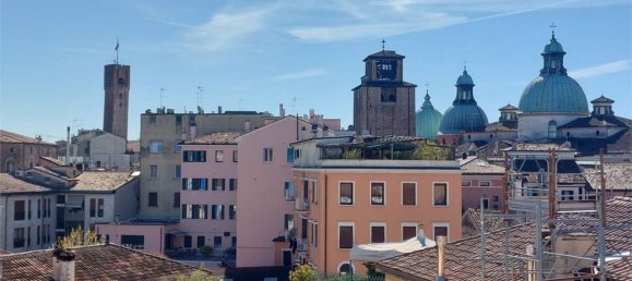 3 rooms Commercial property in Treviso, Italy No. 72929 2