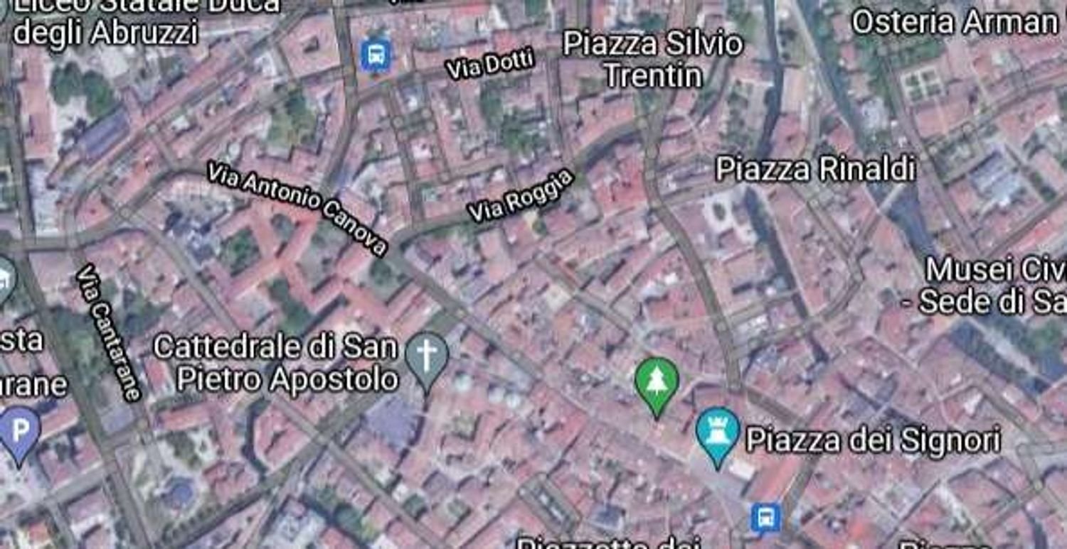 3 rooms Commercial property in Treviso, Italy No. 72929