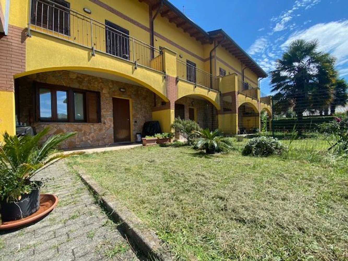 3غرفة منزل في Lomazzo, Italy رقم 286297