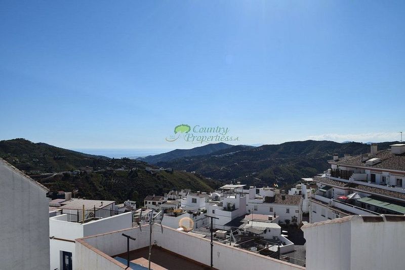 4 bedrooms Villa in Competa, Spain No. 224039