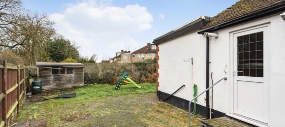 2 bedrooms Bungalow in Twickenham, United Kingdom No. 8491 11