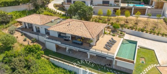 Вилла с 3 спальнями в Пьетрозелла, Франция № 322951 2