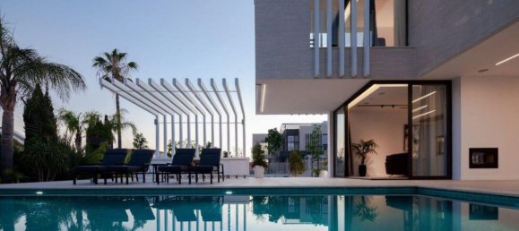 5 bedrooms Villa in Limassol, Cyprus No. 2253 12