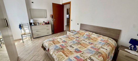 4 bedrooms Apartment in Alessandria, Italy No. 372494 9