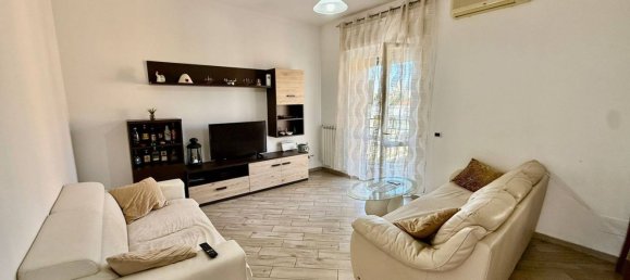 4 bedrooms Apartment in Alessandria, Italy No. 372494 3