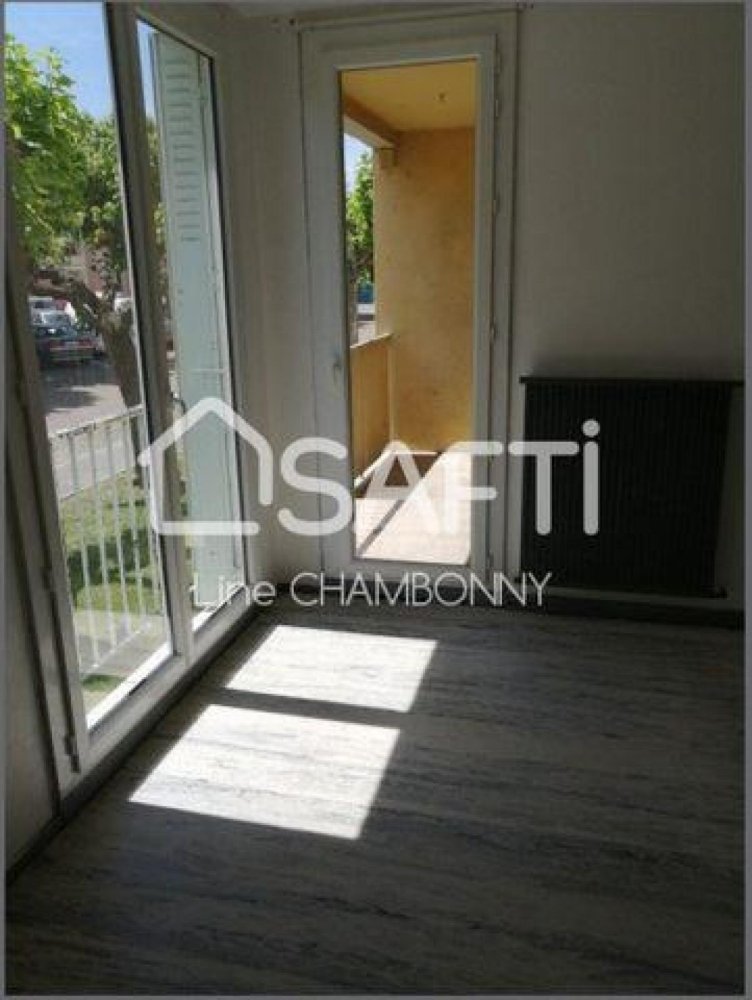 2 chambres Appartement à Pierrelatte, France No. 33613