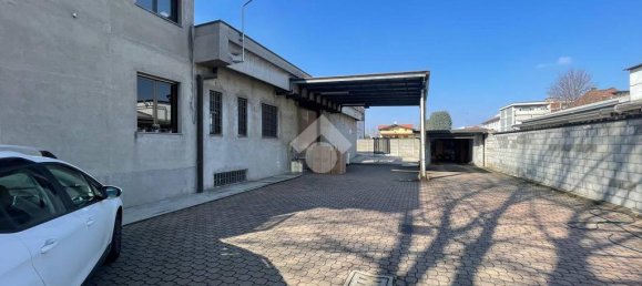 Склад с 10 комнатами в Кастелланца, Италия № 178687 16