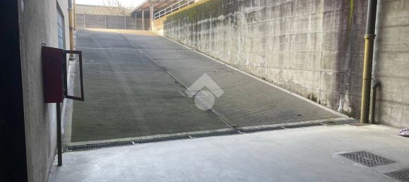 Склад с 10 комнатами в Кастелланца, Италия № 178687 22