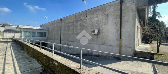 Склад с 10 комнатами в Кастелланца, Италия № 178687 21