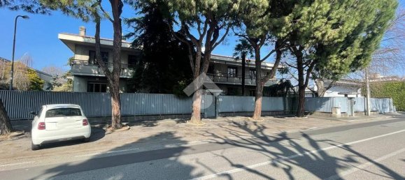 Склад с 10 комнатами в Кастелланца, Италия № 178687 3